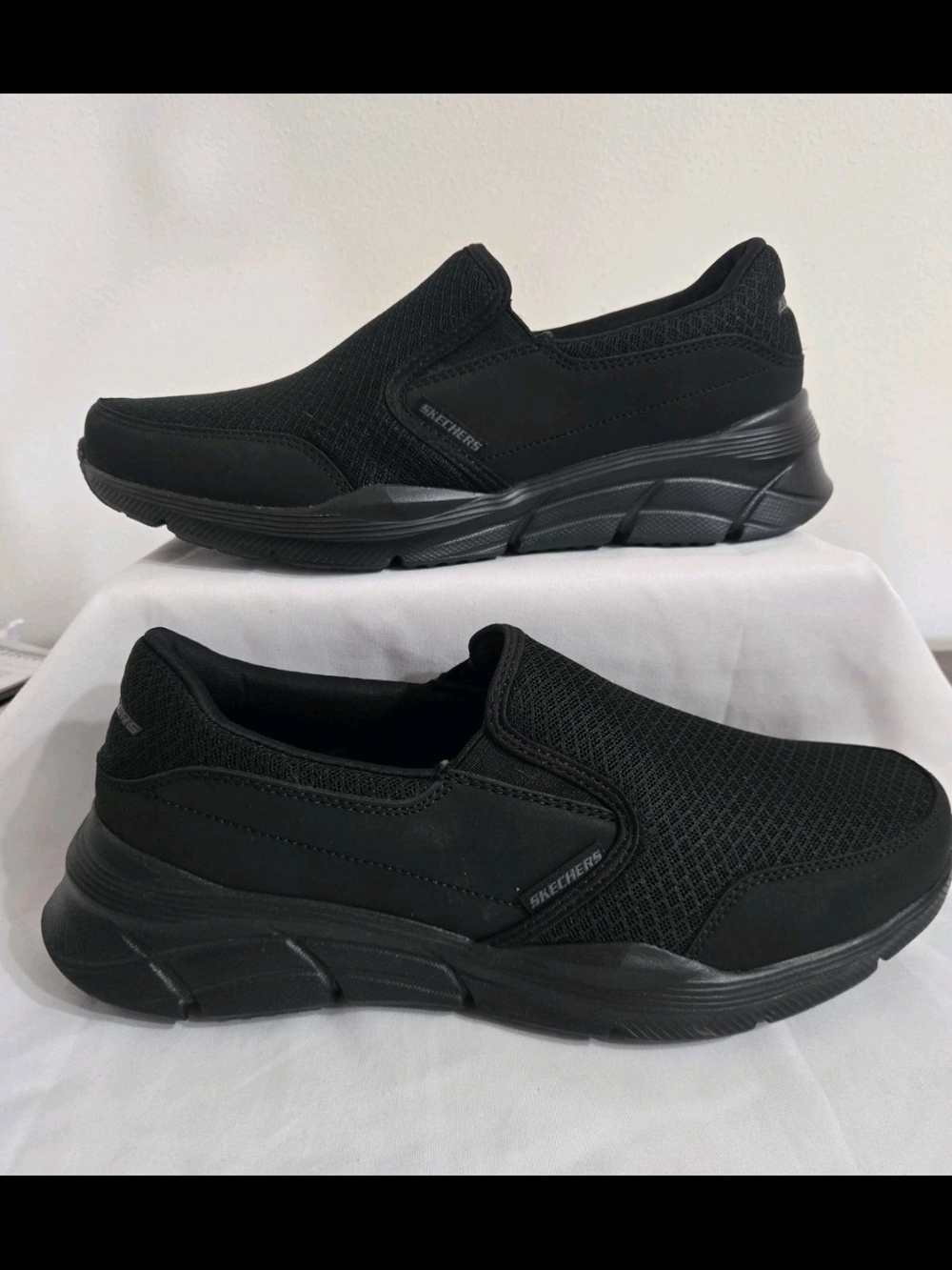 Skechers Men's Sz 9 NEW Equalizer 4.0 Persisting Slip On Shoes Black